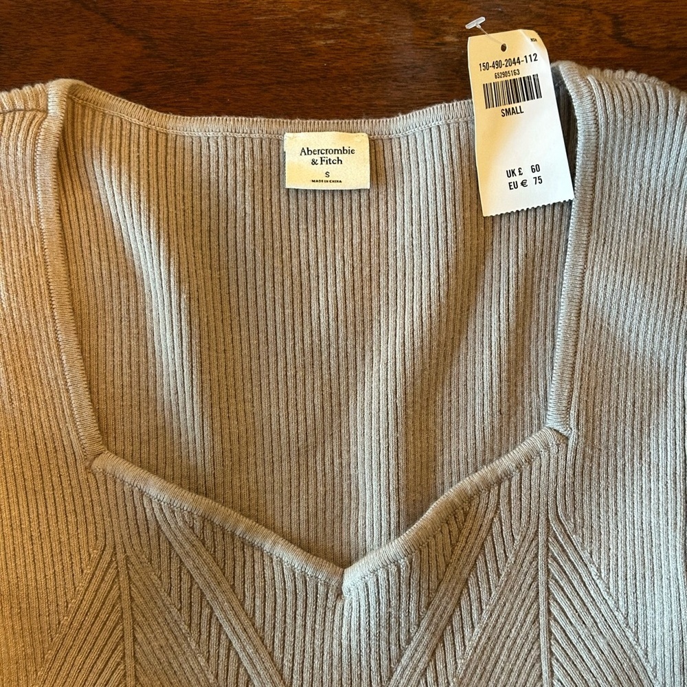 NWT Abercrombie & Fitch Ribbed Long Sleeve Bodysuit Small Taupe Sweetheart Neck - Picture 4 of 8